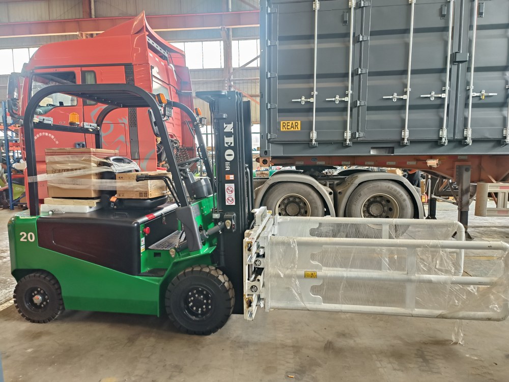 NEOlift electric forklift