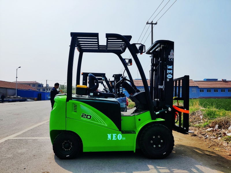 NEOlift electric forklift